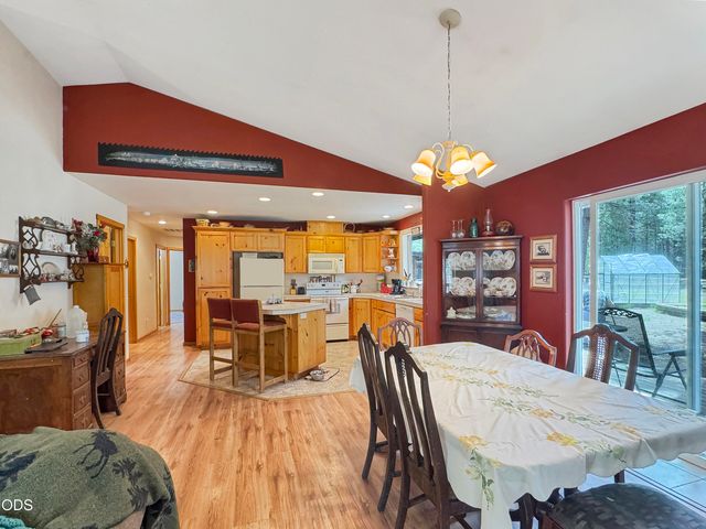 14735 Peachwood Court, La Pine, OR 97739