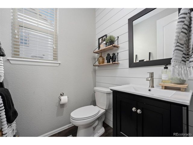 9796 Meeker St, Littleton, CO 80125