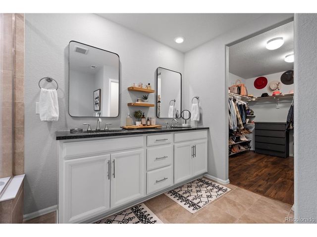9796 Meeker St, Littleton, CO 80125