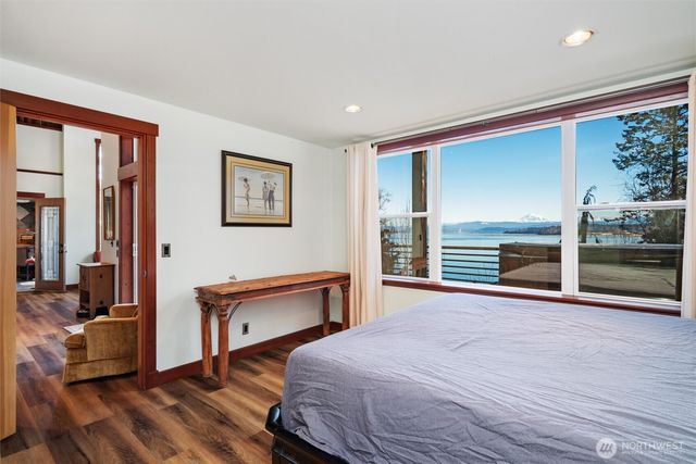 1822 Seacrest Drive, Lummi Island, WA 98262