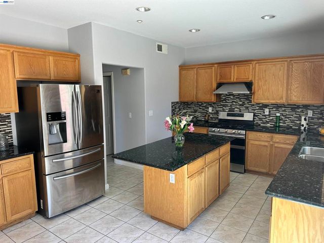 2484 Marshall Dr, Brentwood, CA 94513