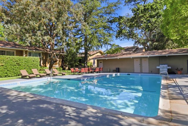 420 Alberto Way 22, Los Gatos, CA 95032