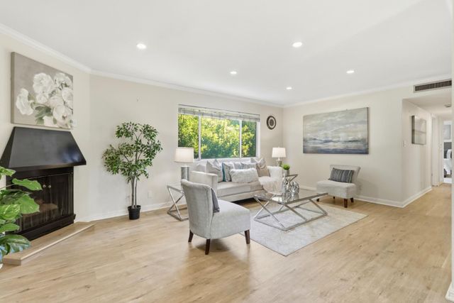 420 Alberto Way 22, Los Gatos, CA 95032