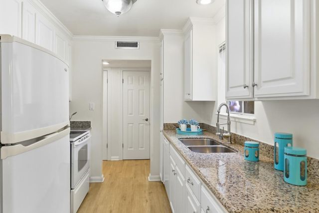 420 Alberto Way 22, Los Gatos, CA 95032