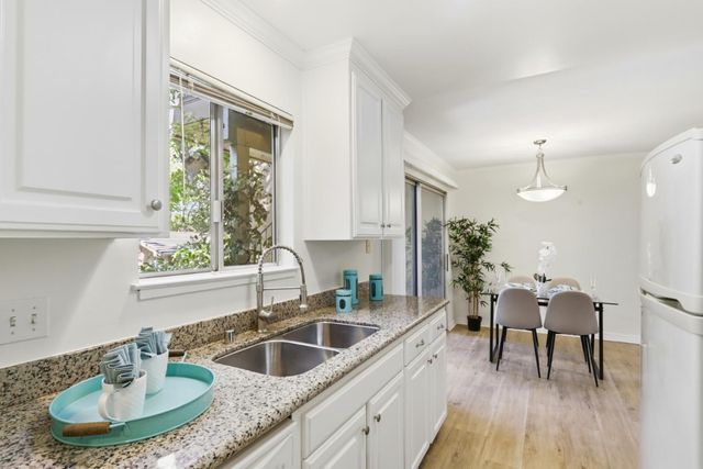 420 Alberto Way 22, Los Gatos, CA 95032