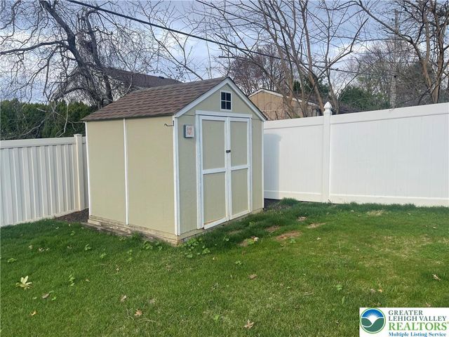 1426 Eaton Avenue, Bethlehem City, PA 18018