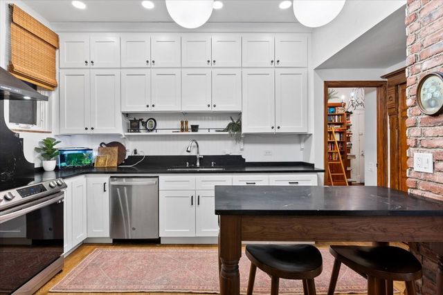 2733 N Hampden Court 1F, Chicago, IL 60614