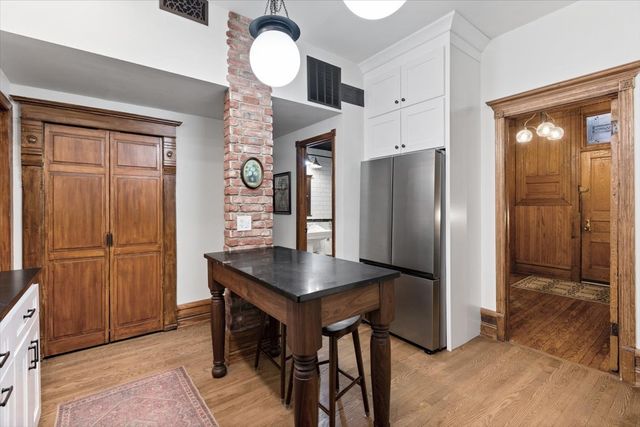 2733 N Hampden Court 1F, Chicago, IL 60614