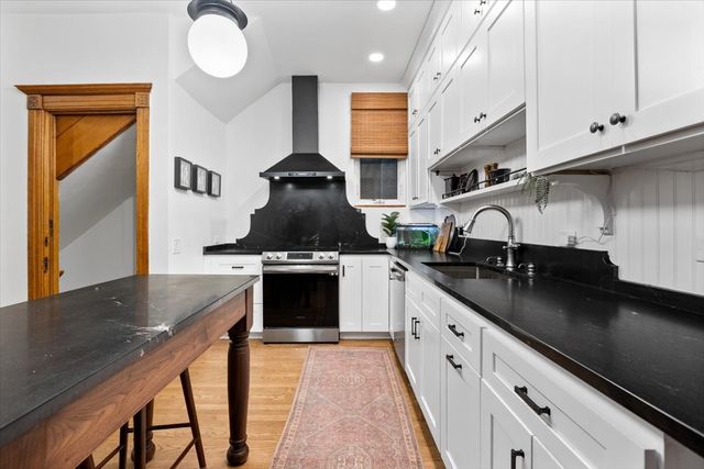 2733 N Hampden Court 1F, Chicago, IL 60614