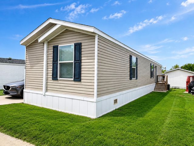 1014 NW Alma Circle, Round Lake, IL 60073