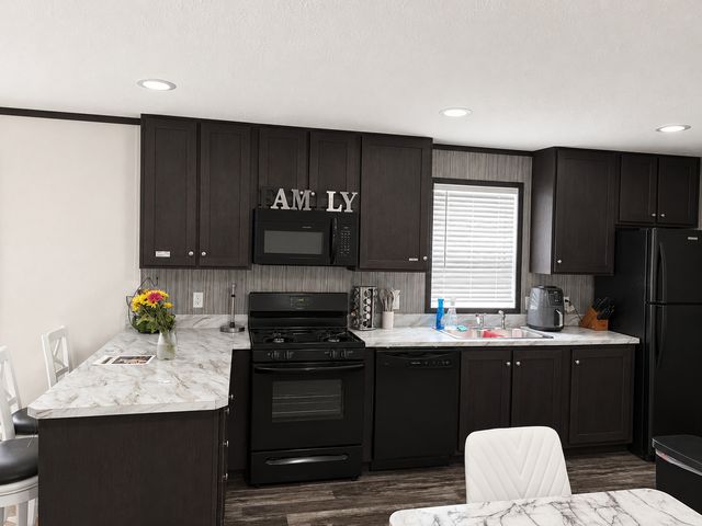 1014 NW Alma Circle, Round Lake, IL 60073