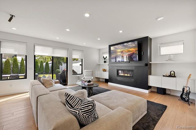 4102 Woodland Avenue, Royal Oak, MI 48073