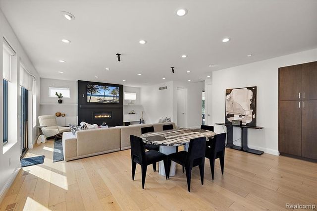 4102 Woodland Avenue, Royal Oak, MI 48073