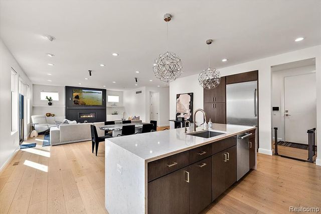 4102 Woodland Avenue, Royal Oak, MI 48073