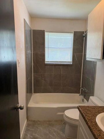4602 Woolworth Street 2, Houston, TX 77026