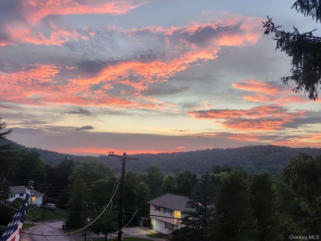 12 Strawberry Lane, Monroe, NY 10950