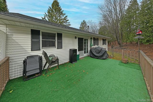 12 Strawberry Lane, Monroe, NY 10950