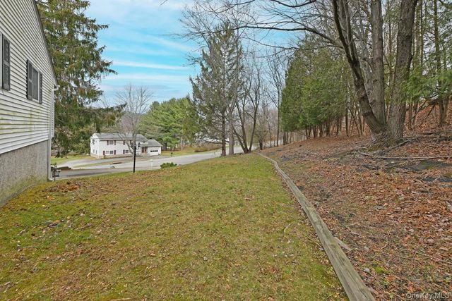 12 Strawberry Lane, Monroe, NY 10950