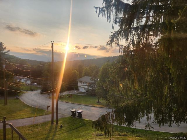 12 Strawberry Lane, Monroe, NY 10950