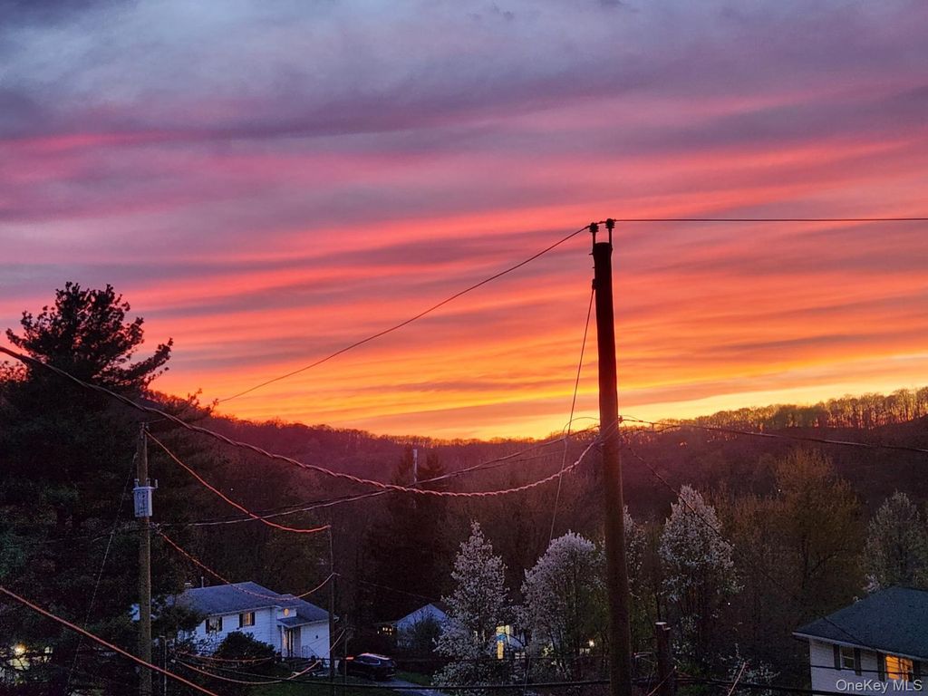 12 Strawberry Lane, Monroe, NY 10950