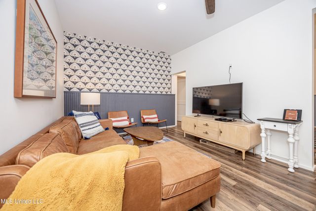 797 Peach Street, Ocean Springs, MS 39564