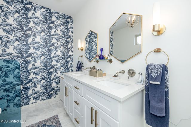 797 Peach Street, Ocean Springs, MS 39564