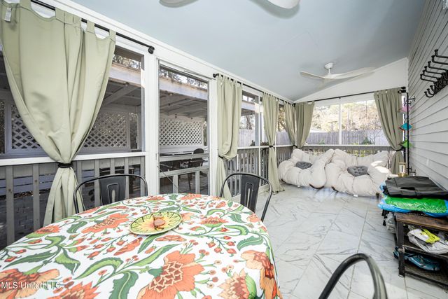 797 Peach Street, Ocean Springs, MS 39564