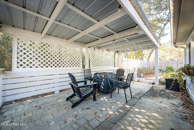 797 Peach Street, Ocean Springs, MS 39564