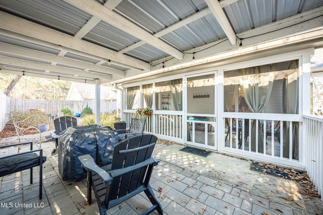 797 Peach Street, Ocean Springs, MS 39564