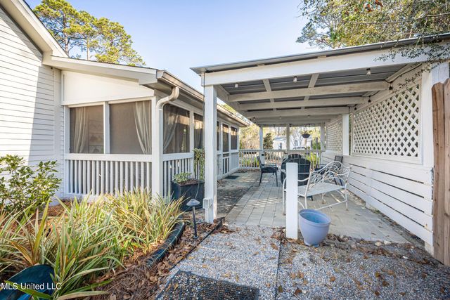 797 Peach Street, Ocean Springs, MS 39564