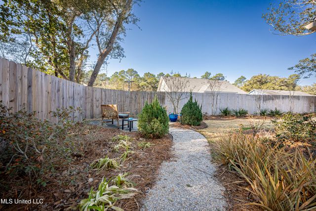 797 Peach Street, Ocean Springs, MS 39564