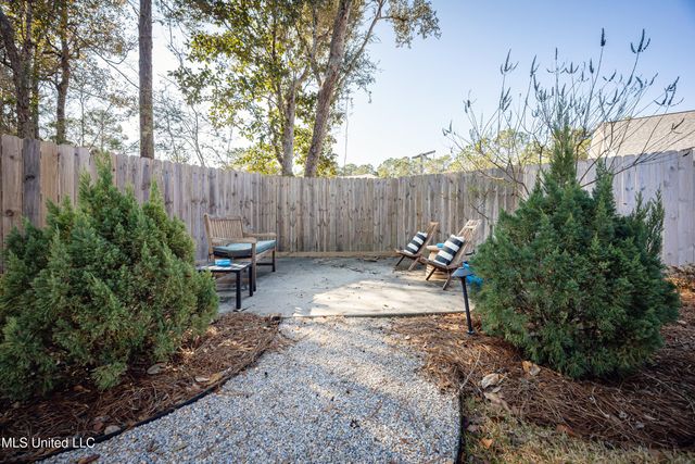 797 Peach Street, Ocean Springs, MS 39564