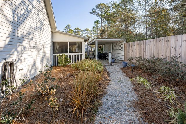 797 Peach Street, Ocean Springs, MS 39564