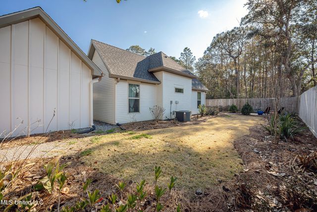 797 Peach Street, Ocean Springs, MS 39564