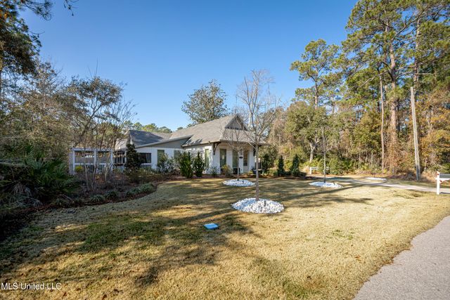 797 Peach Street, Ocean Springs, MS 39564