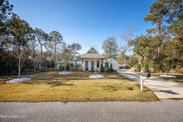 797 Peach Street, Ocean Springs, MS 39564