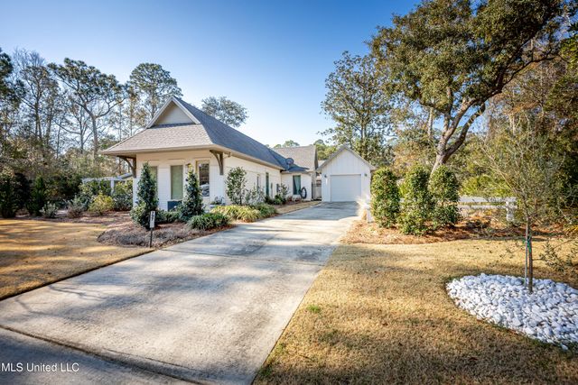 797 Peach Street, Ocean Springs, MS 39564