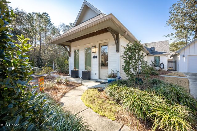 797 Peach Street, Ocean Springs, MS 39564
