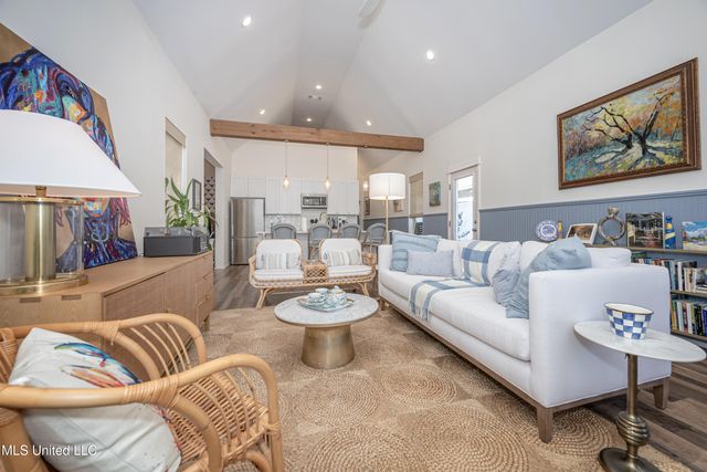 797 Peach Street, Ocean Springs, MS 39564