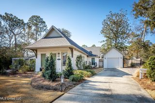 797 Peach Street, Ocean Springs, MS 39564