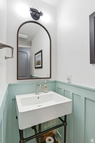 2466 S PROMONTORY DR, Salt Lake City, UT 84109