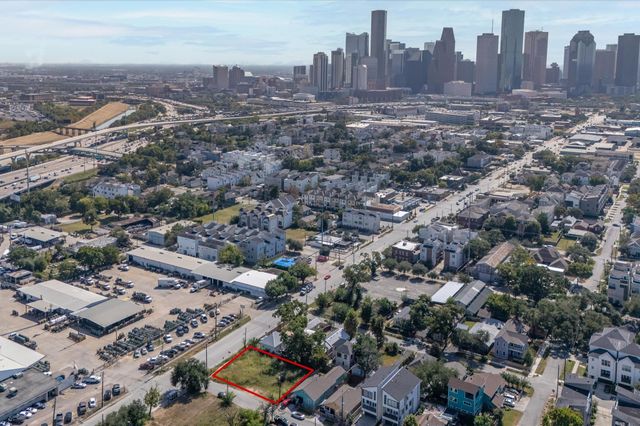 2109 Houston Avenue, Houston, TX 77007