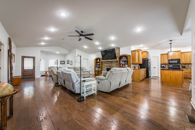 116 Fairway Drive, Fairfield Bay, AR 72088