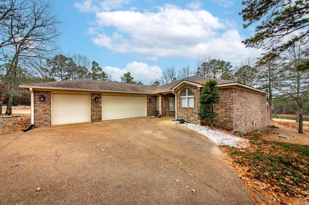 116 Fairway Drive, Fairfield Bay, AR 72088