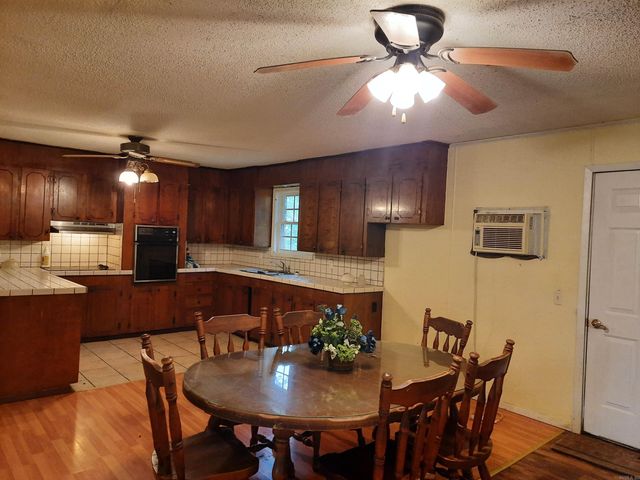 413 Redbud Avenue, Mountain View, AR 72560