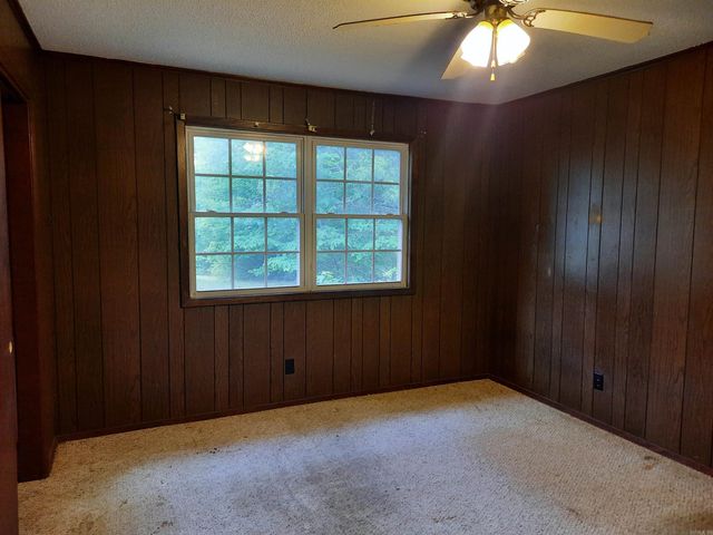 413 Redbud Avenue, Mountain View, AR 72560