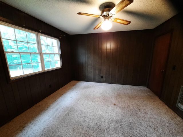 413 Redbud Avenue, Mountain View, AR 72560