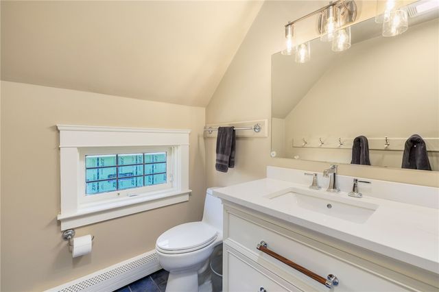 68 Sachuest Way, Middletown, RI 02842