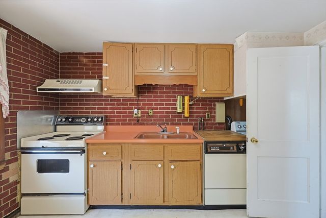 258 Walnut St, Braintree, MA 02184