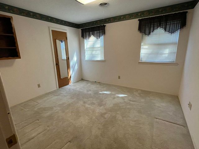 2009 Dallas Street, Plainview, TX 79072